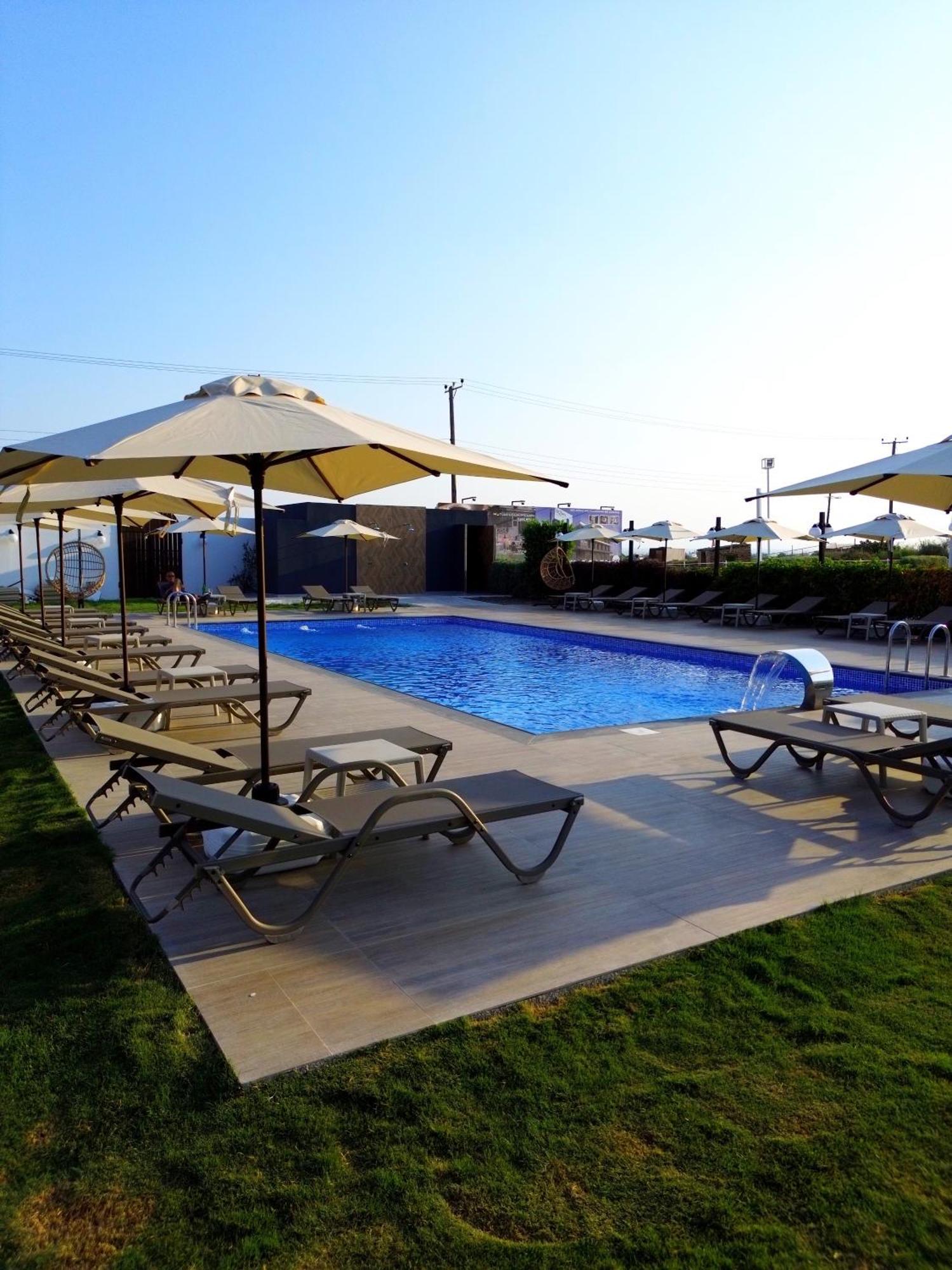 Cezar'S Airport Hotel Nikosia Exterior foto